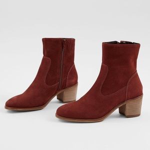 Suede Crēvo Booties